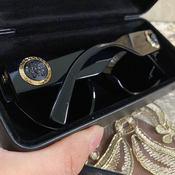 Versace 55MM sunglasses - Picture 6 of 13